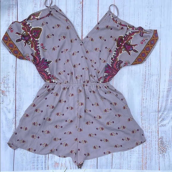 Astr Lavender and Pink Floral Top - Picture 2 of 7